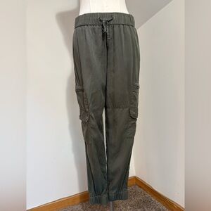 EUC Banana Republic drapy  cargo pants